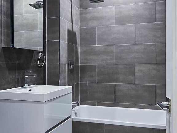 3rd image of 941 Washington Ave #493