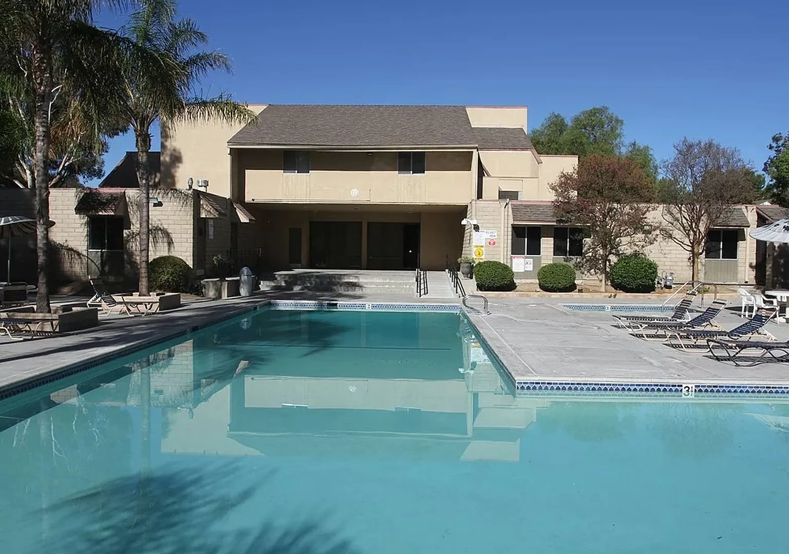 Lovely 2bd/2ba Condo In Valencia's Desirable Lakeshore Community — Photo 2