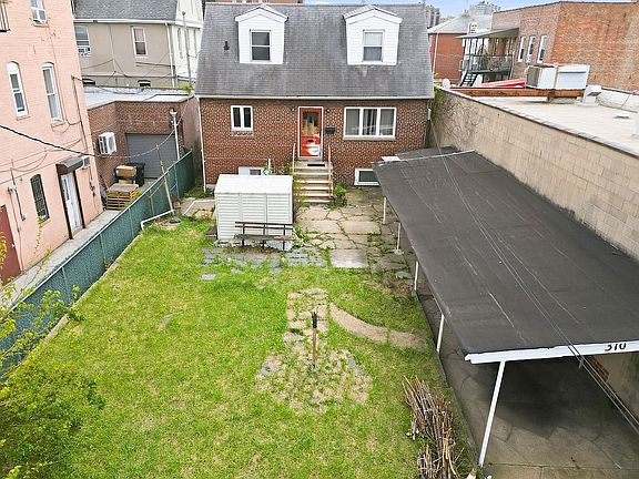 5th image of 310 Avenue