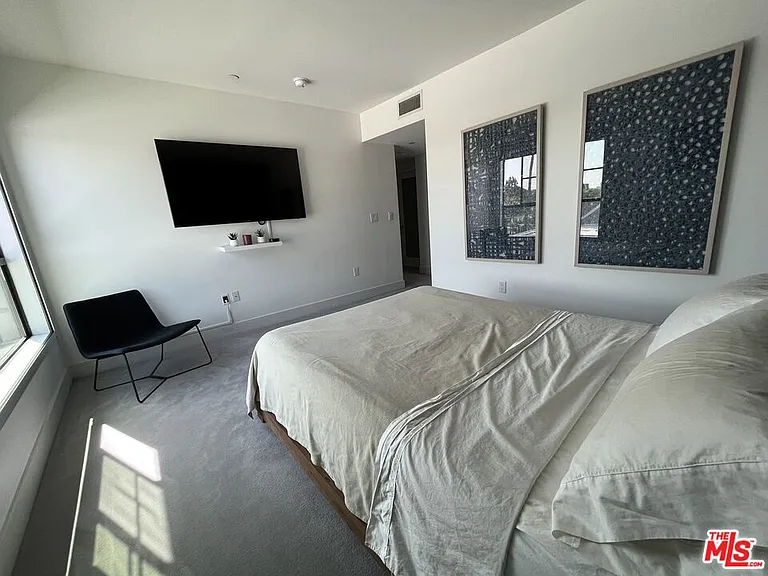 932 N Alfred St #1 — Photo 13
