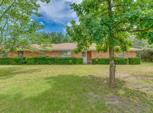 975 Batchler Rd, Red Oak, TX 75154