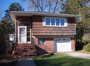 272 E Beverly Pkwy, Valley Stream, NY 11580