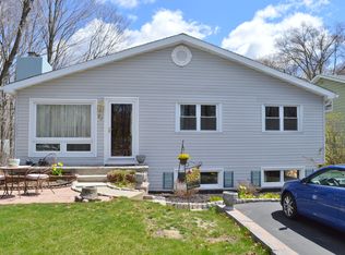 76 Weldon Rd, Lake Hopatcong, NJ 07849