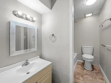 2 bed, 750 sqft, $975 — Photo 2
