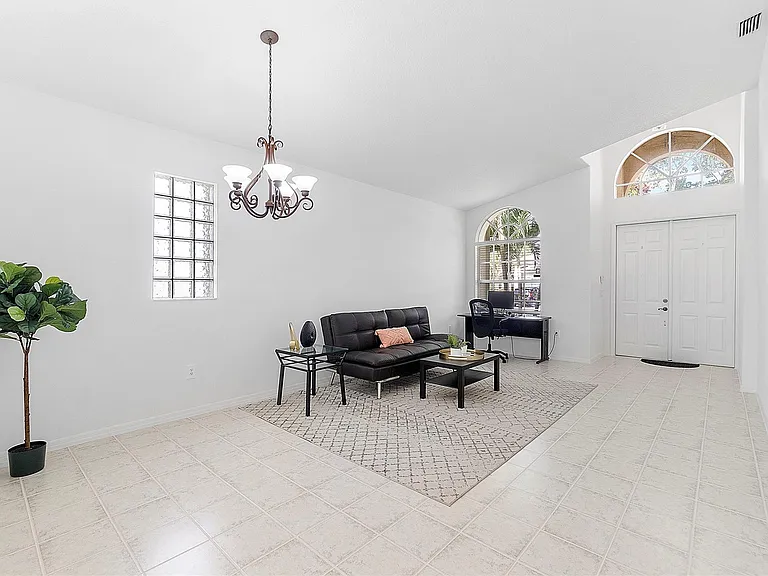 5385 NW 124th Way — Photo 4
