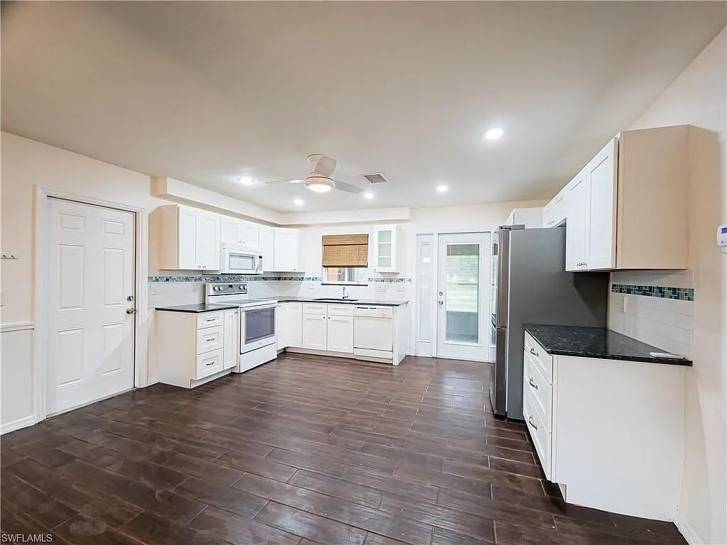 2 bed, 2.0 bath, 936 sqft, $1,500 — Photo 3
