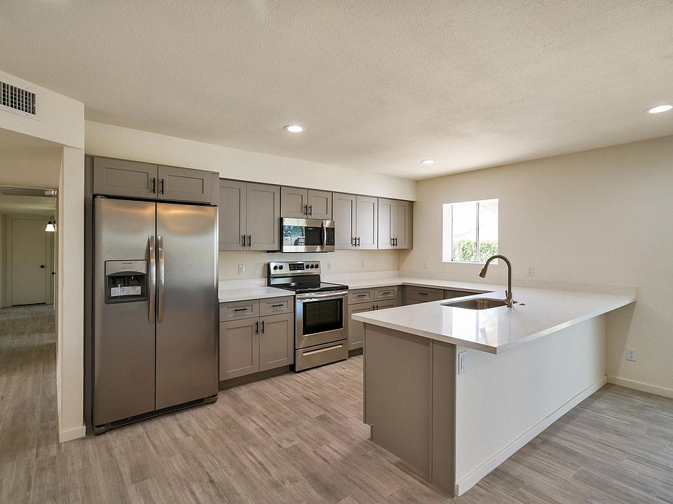 1st image of 1001 E Broadmor Dr