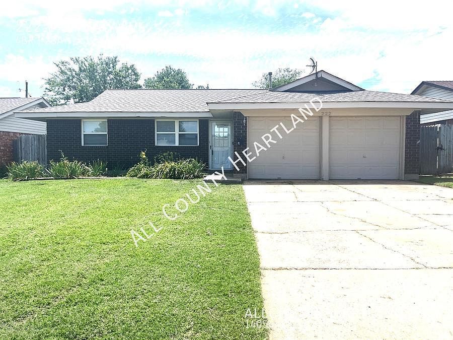 1st image of 222 E Cherry Ave