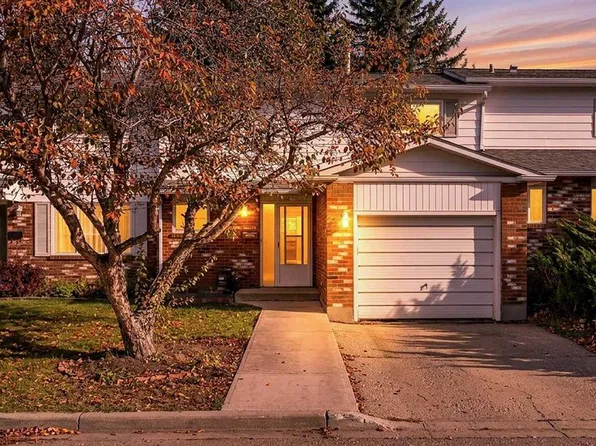 2815 W Palliser Dr SW #6, Calgary, AB T2V 3S8