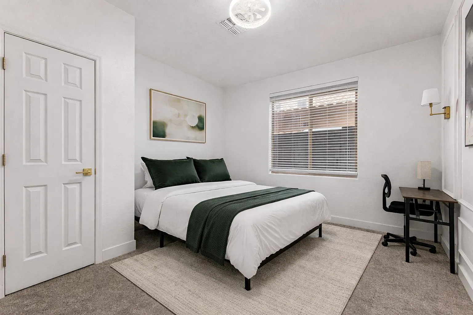 4 bed, 3.0 bath, 3120 sqft, $1,001 — Photo 1