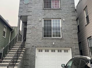 228 Cross St, Harrison, NJ 07029