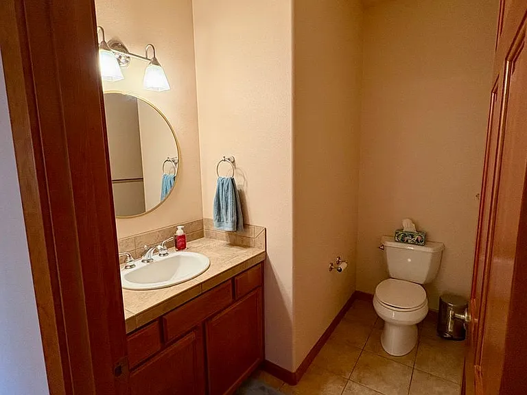 431 Stanford Ave — Photo 6