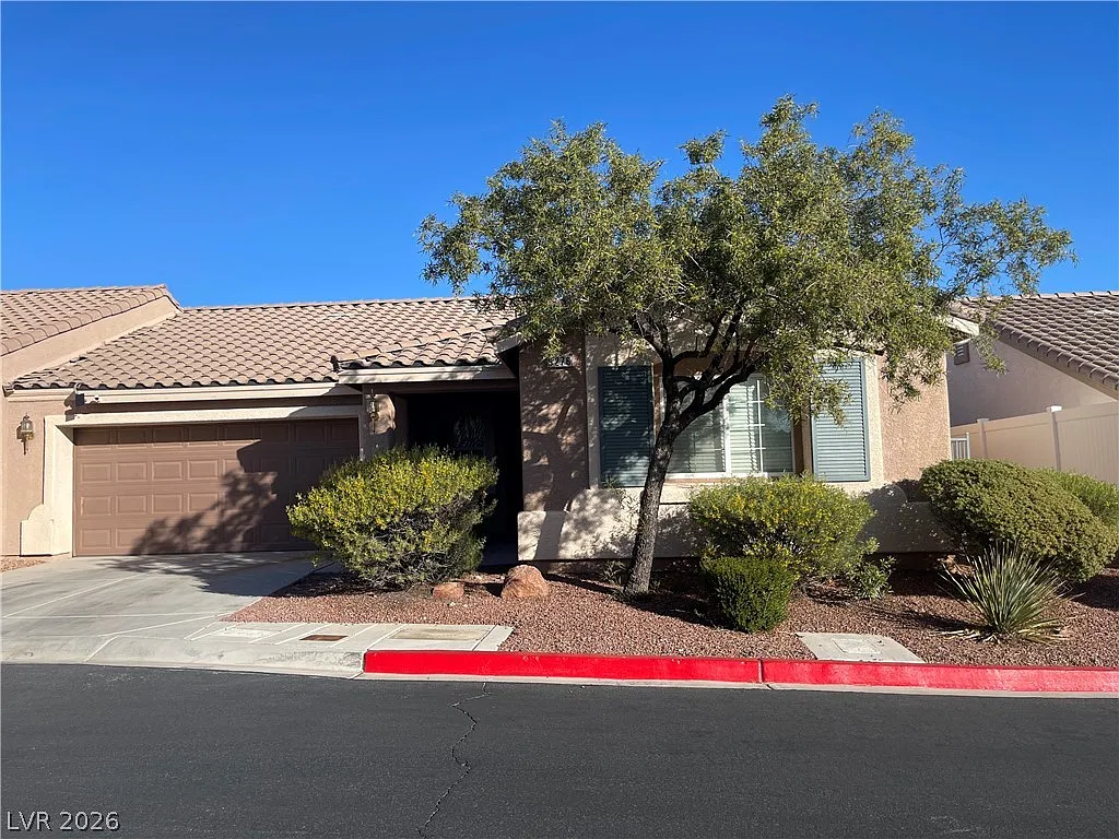 3 bed, 2.0 bath, 1234 sqft, $1,850 — Photo 2