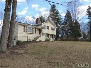 85 Haviland Dr, Trumbull, CT 06611