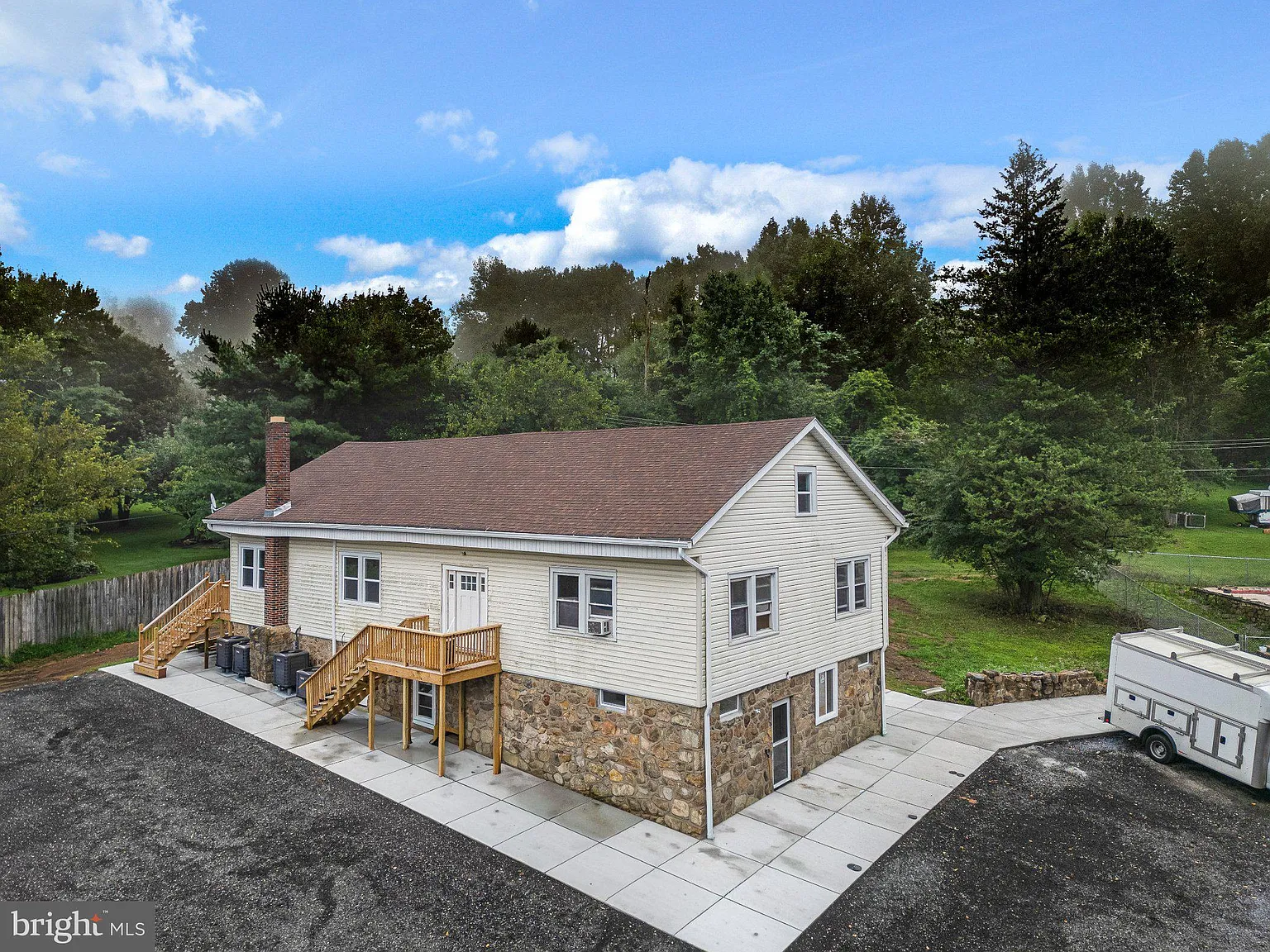 71 Dreamland Park Dr — Photo 1