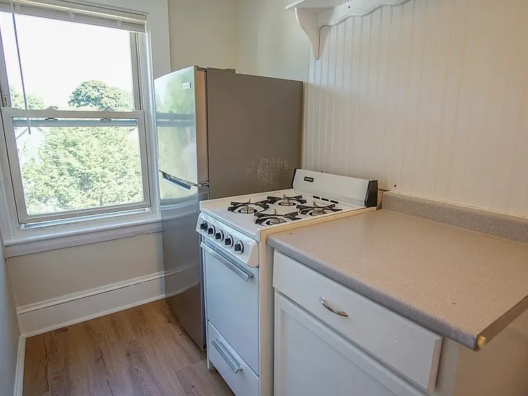 38 Emerson St — Photo 10