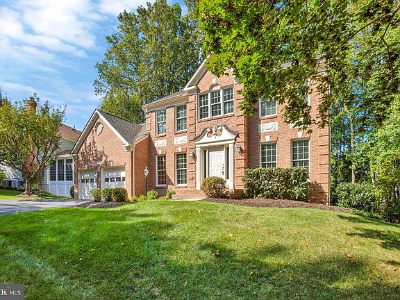 3rd image of 7913 Bracksford Ct
