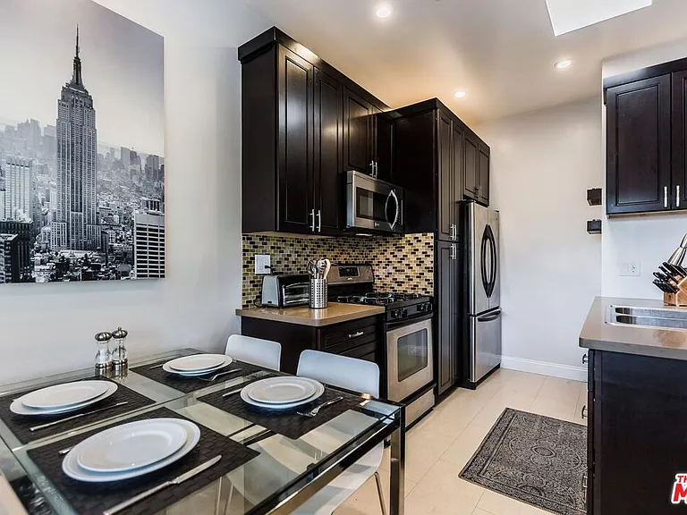 4409 Irvine Ave — Photo 14