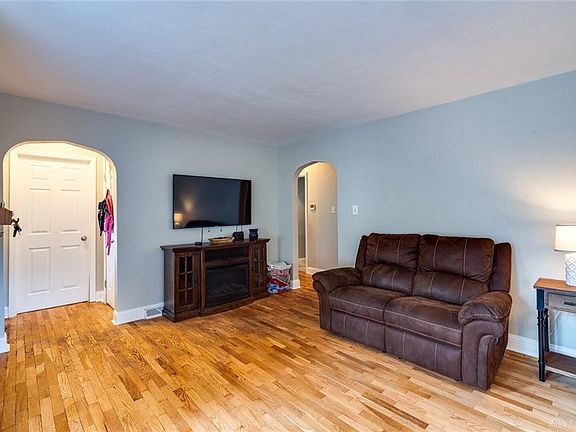 4th image of 404 N Monroe Dr