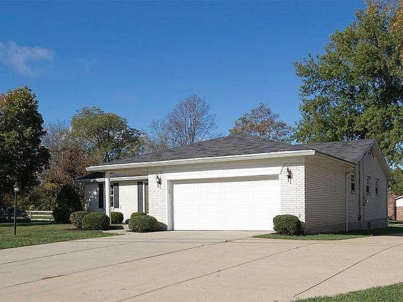 2nd image of 8561 Monticello Dr