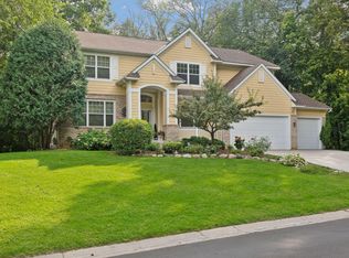 17083 Valley Rd, Eden Prairie, MN 55347