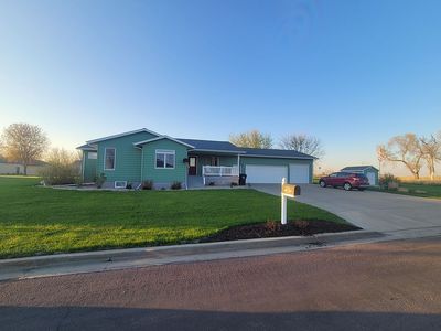 530 E Sabers Ave, Salem, SD, 57058
