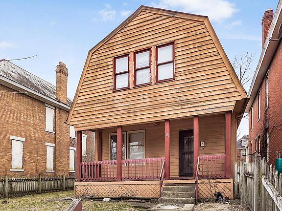 3rd image of 381 Stoddart Ave