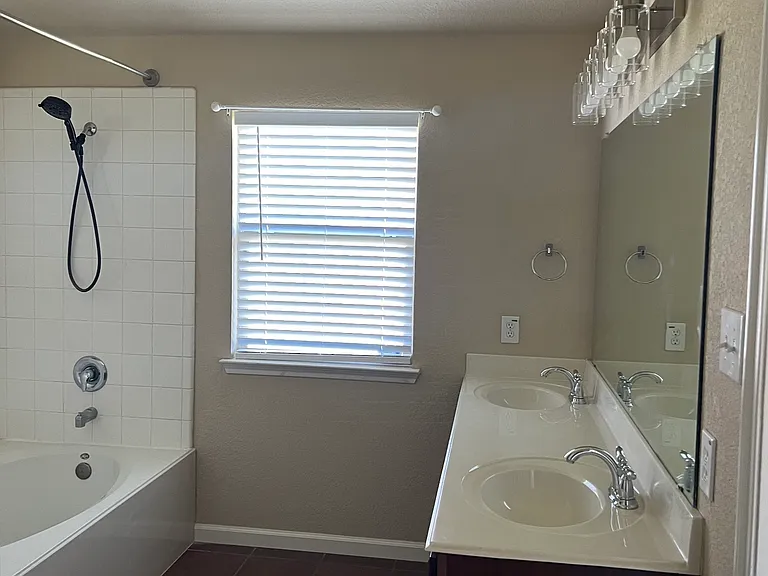 1501 Applegate Way — Photo 19