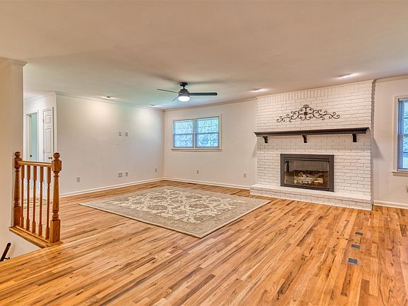 4th image of 2825 Old Scottsville Rd