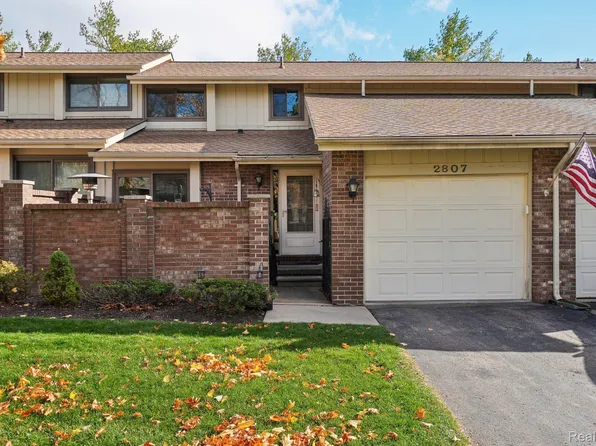 2807 Trailwood Dr, Rochester, MI 48309