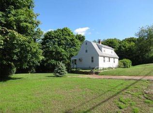 11 Clamshell Rd, Clinton, MA 01510