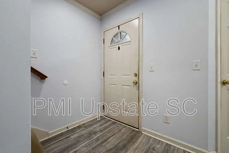 3 bed, 2.5 bath, 1512 sqft, $1,695 — Photo 4
