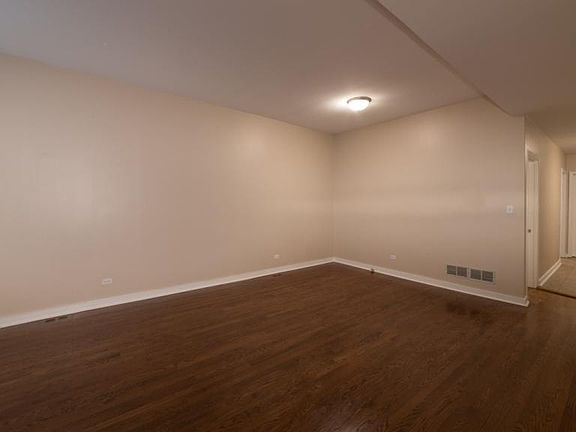 5th image of 1840 W Belle Plaine Ave #1