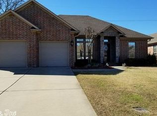 1425 Champions Dr, Conway, AR 72034