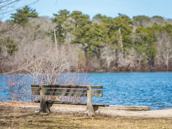 95 Pond Circle, Mashpee, MA 02649