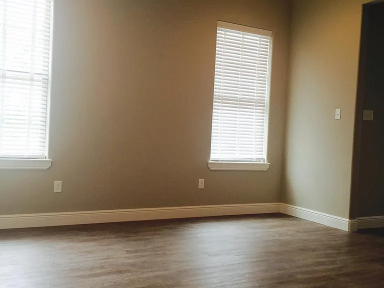 1394 Trisha Ct — Photo 8