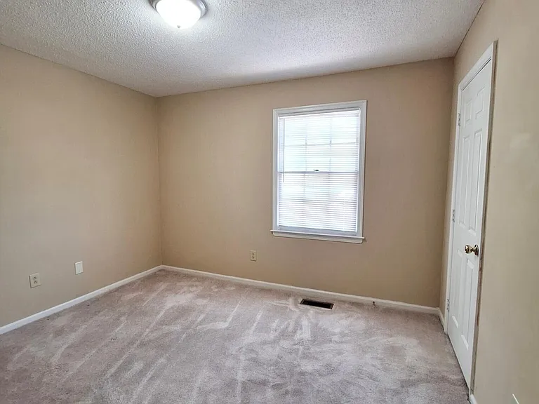 2903 Cedar Creek Rd #F — Photo 10