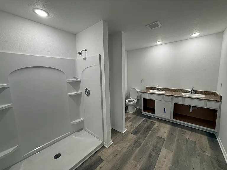 309 Alberts Dr #305 — Photo 3