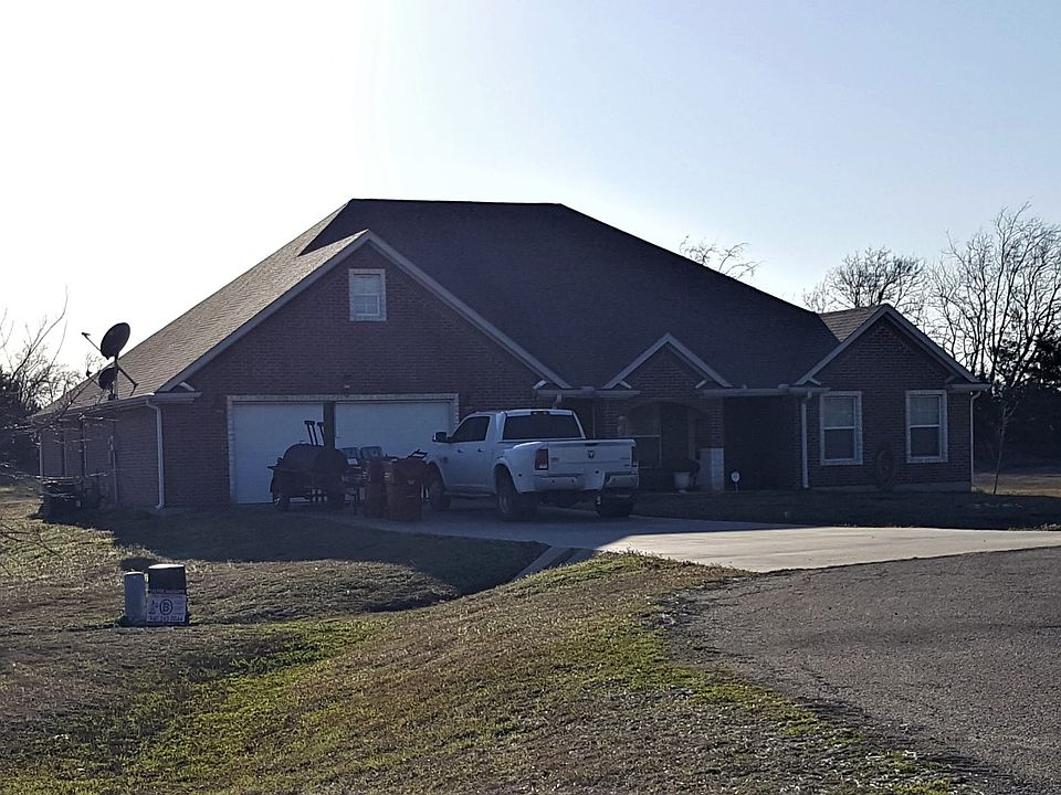 2nd image of 1004 Johnson Trl