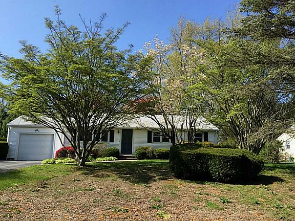 3rd image of 29 Roosevelt Dr
