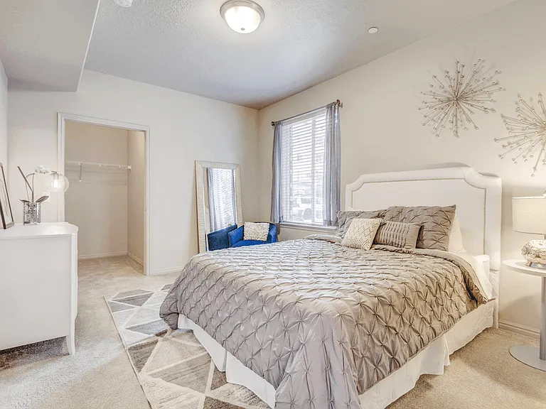 Avida Apartments — Photo 51