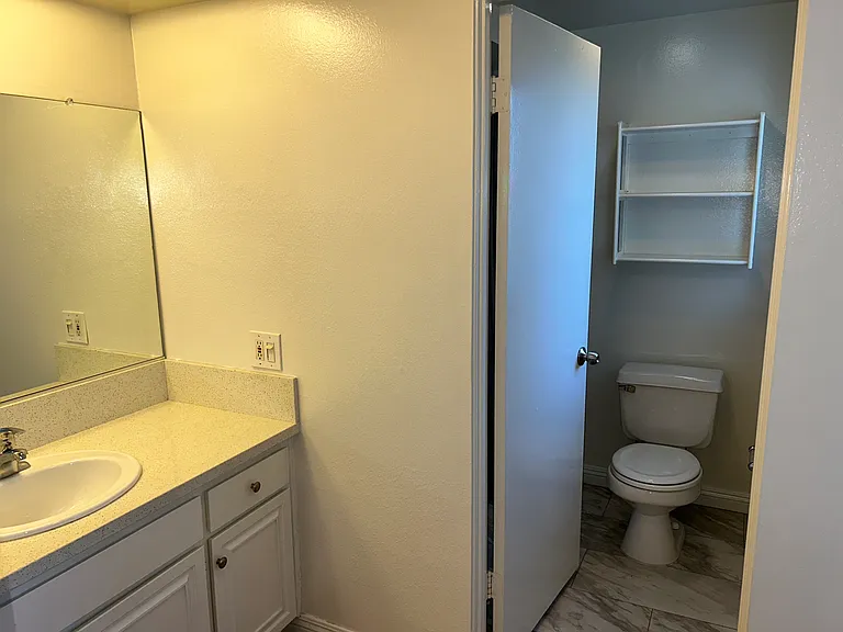 13240 Fiji Way #D — Photo 29