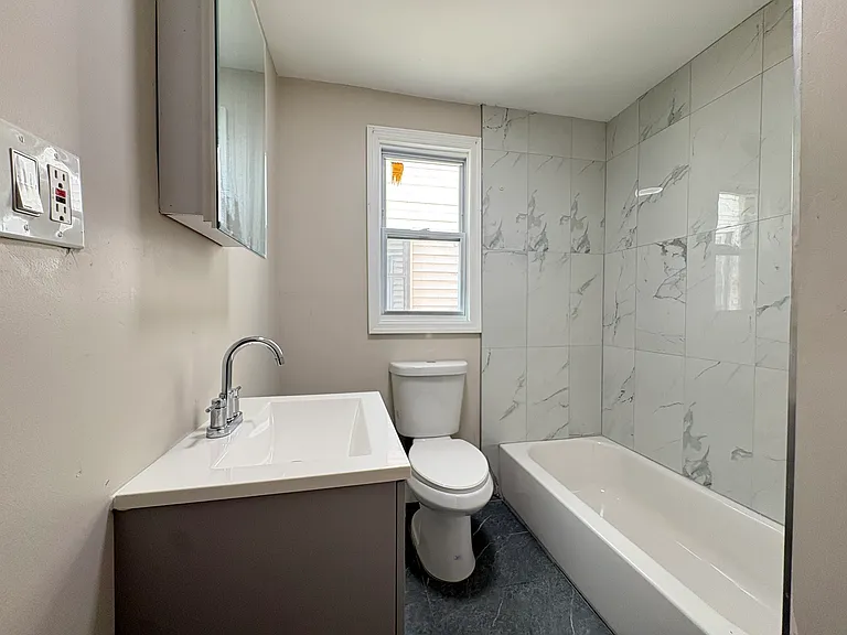 137 Wilkinson Ave #2L — Photo 5