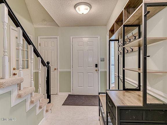 5th image of 2528 Commons Trce