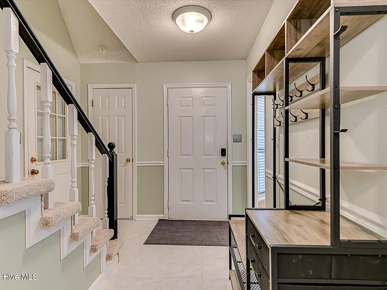2528 Commons Trce — Photo 5
