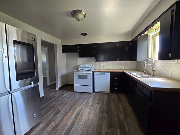 5th image of 724 E Hoffman Ave
