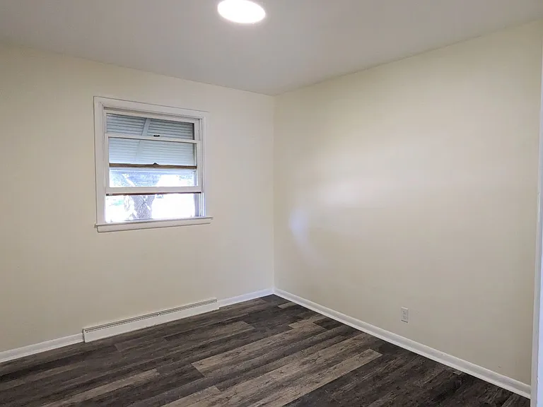 1692 Roberts St — Photo 5