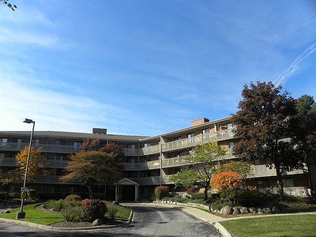 1st image of 1700 Wedgewood Dr APT 218