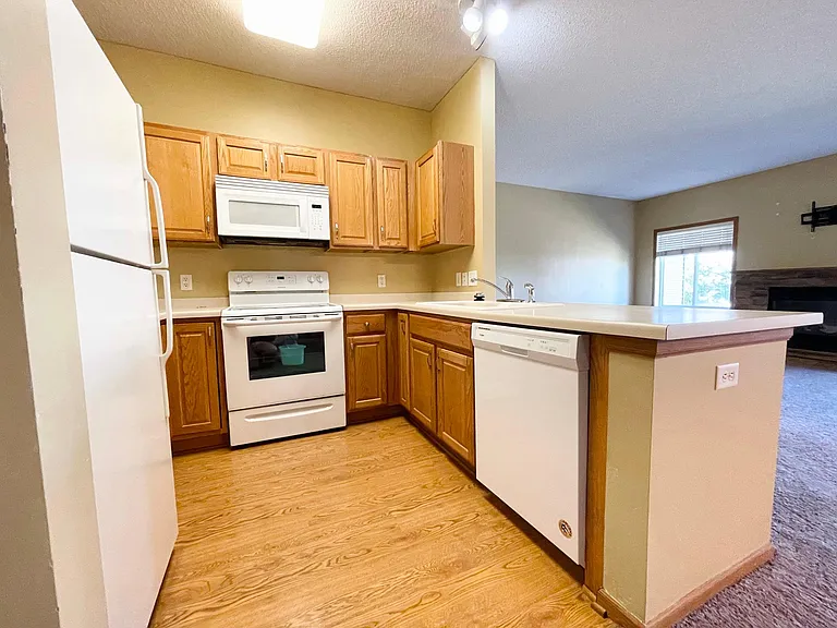 6898 Meadow Grass Ln S — Photo 6