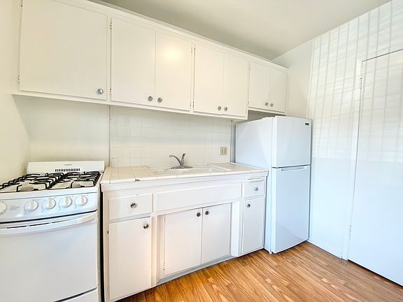 2nd image of 3744 Inglewood Blvd #6